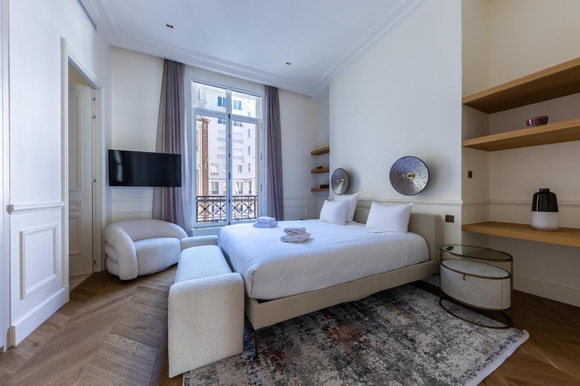 Avenue Montaigne - Champs Elysees Parigi