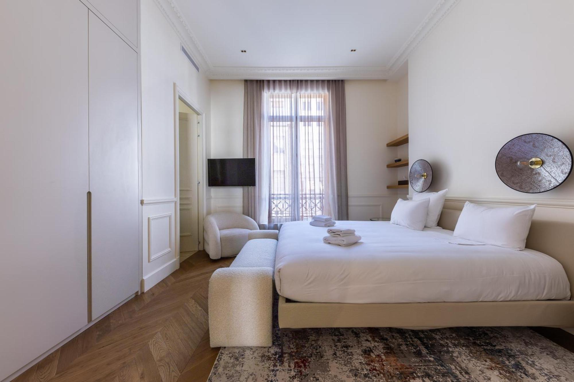 Avenue Montaigne - Champs Elysées * Parigi