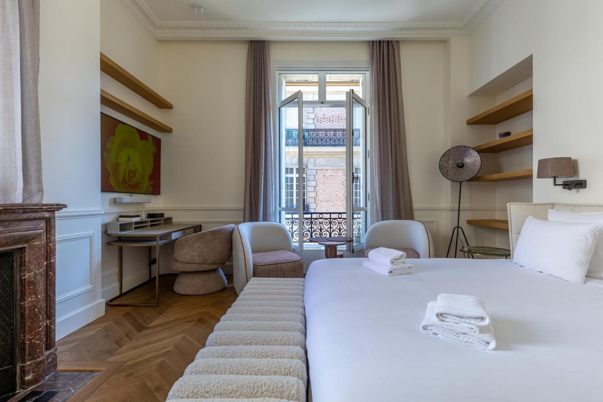 Avenue Montaigne - Champs Elysées