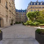 Appartement Avenue Montaigne - Paris Champs Elysées