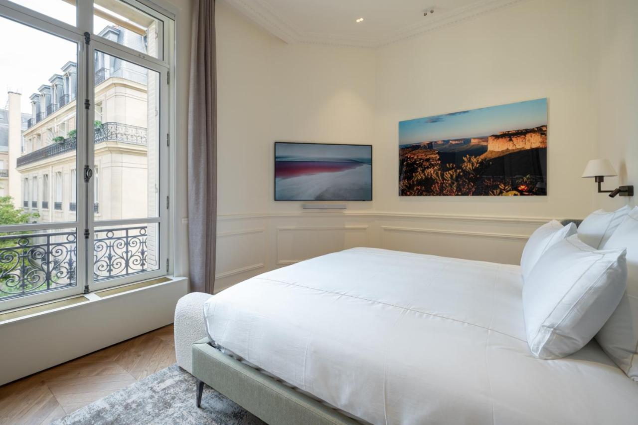 Avenue Montaigne - Champs Elysées * Parigi