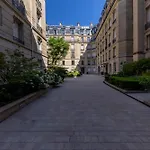 Appartement Avenue Montaigne - Paris Champs Elysees