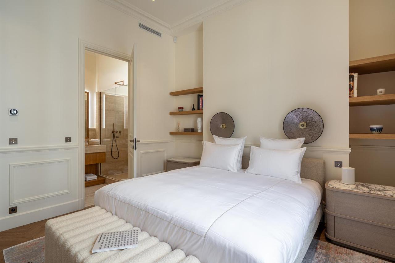 Avenue Montaigne - Champs Elysees Apartment