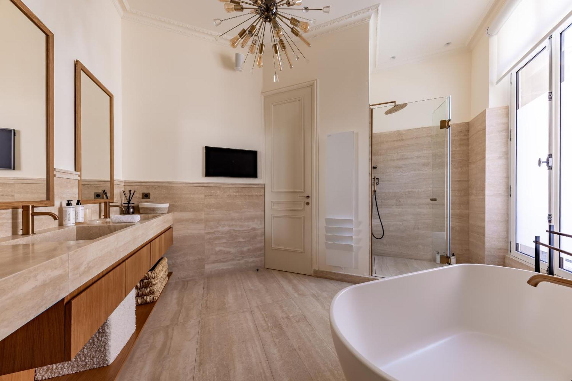 Avenue Montaigne - Champs Elysees Apartment