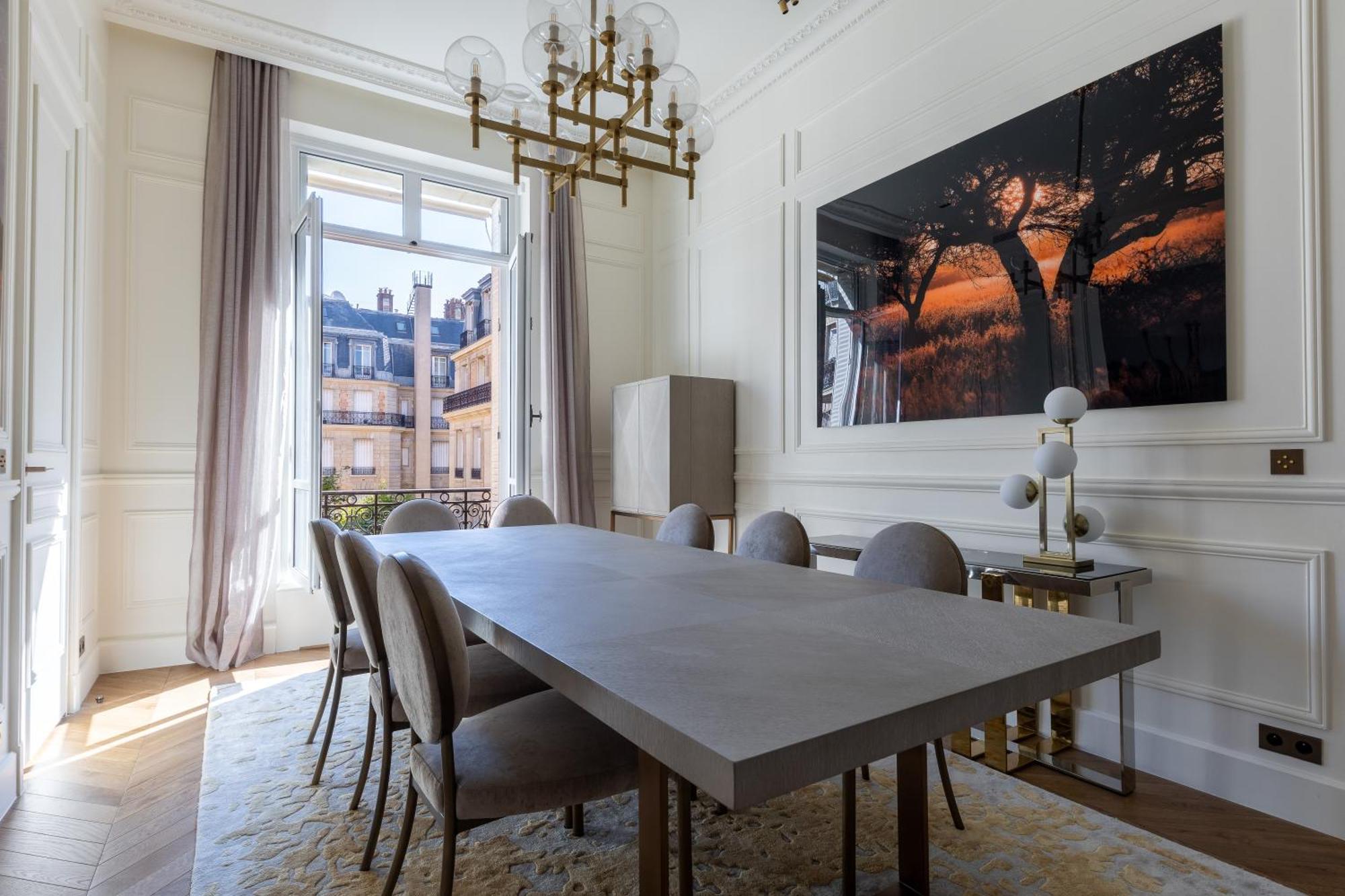Avenue Montaigne - Champs Elysees Apartment